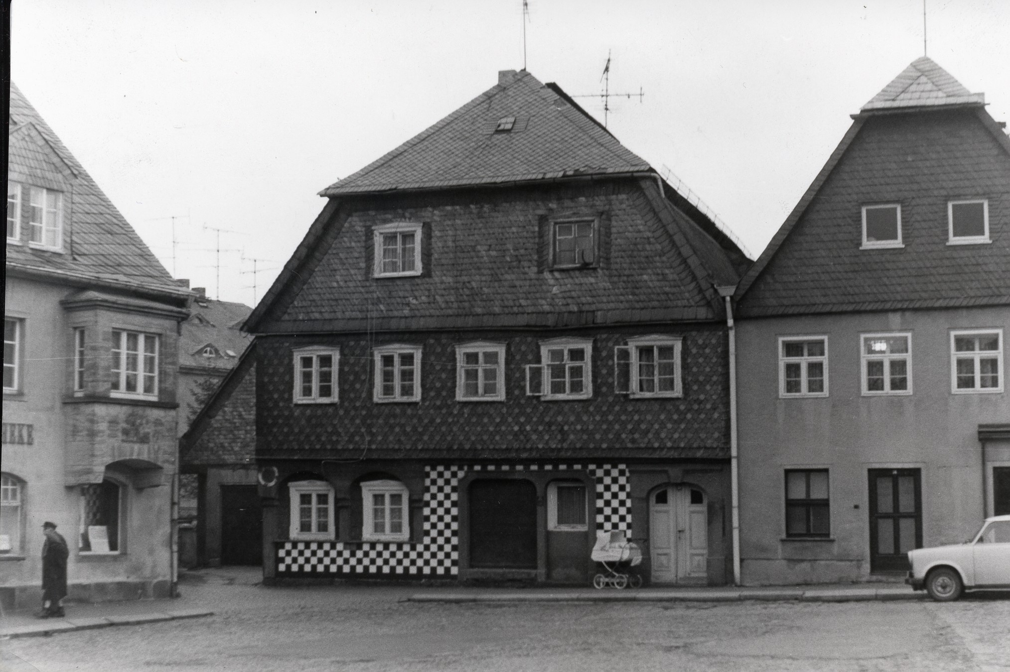 Blick auf Haus (Optiker Gocht neu) Obermarkt alt